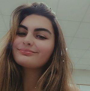 Meet your Posher, Gabriella